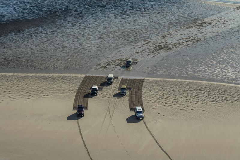 Illustration for article titled A Gigantic Sand Drawing Is How Land Rover Said Farewell To The Defender